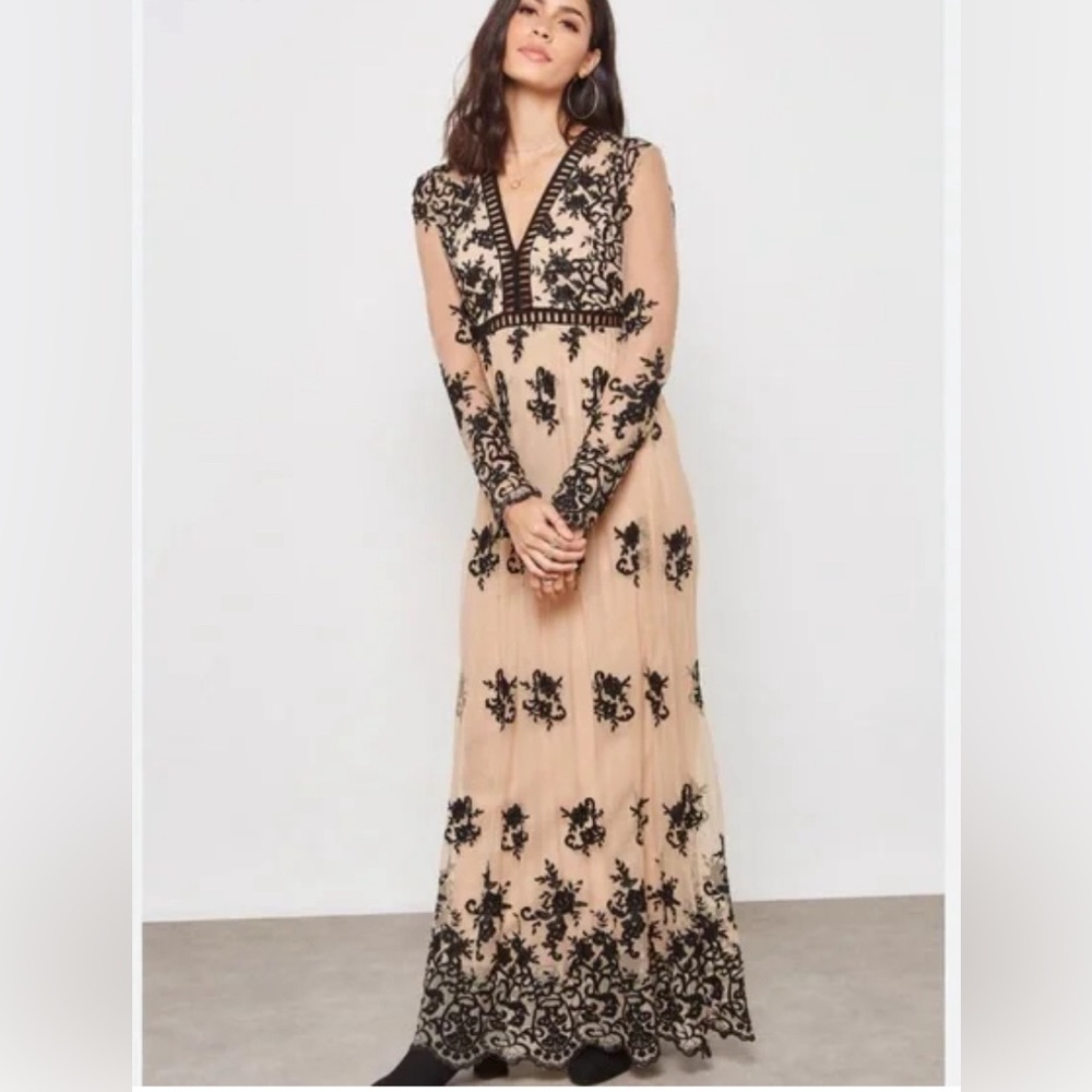 NWT F21 Lace Embroidered Maxi dress in black and peachy tan size M